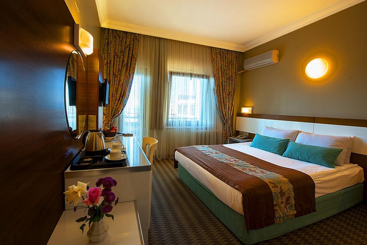 IRIS HOTEL