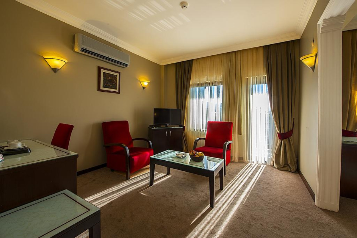 IRIS HOTEL