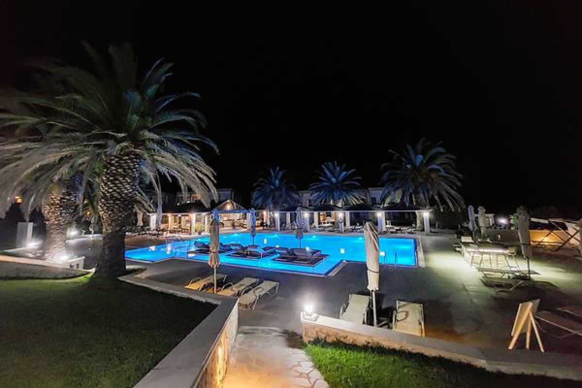 Iris Hotel - Siviri