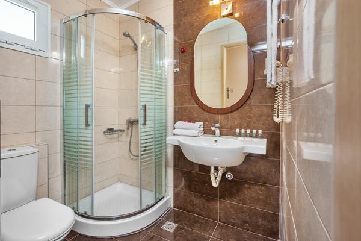 Iris Hotel - Siviri