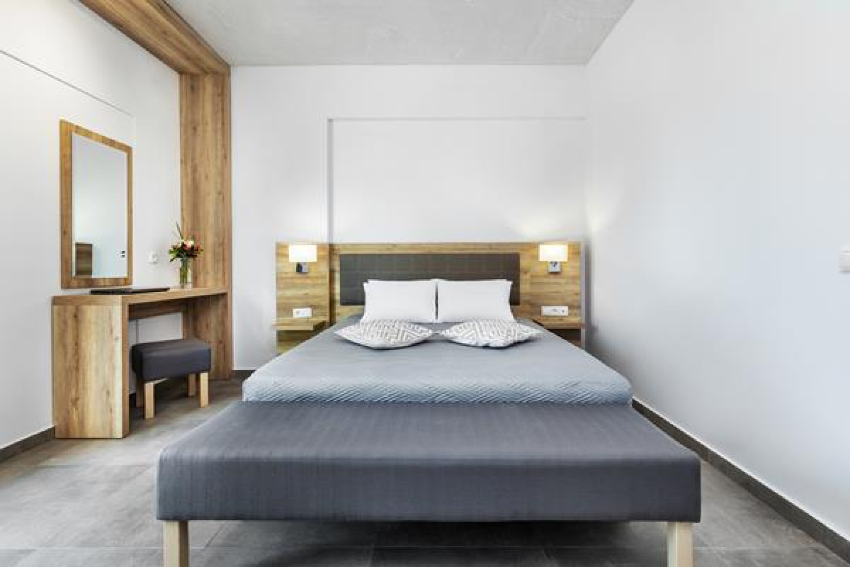 Iris Hotel - Siviri