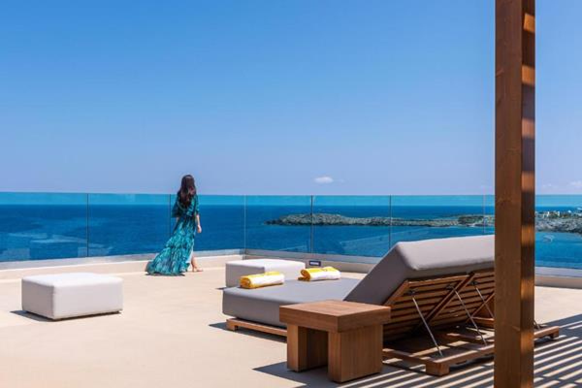 ISLA BROWN CHANIA