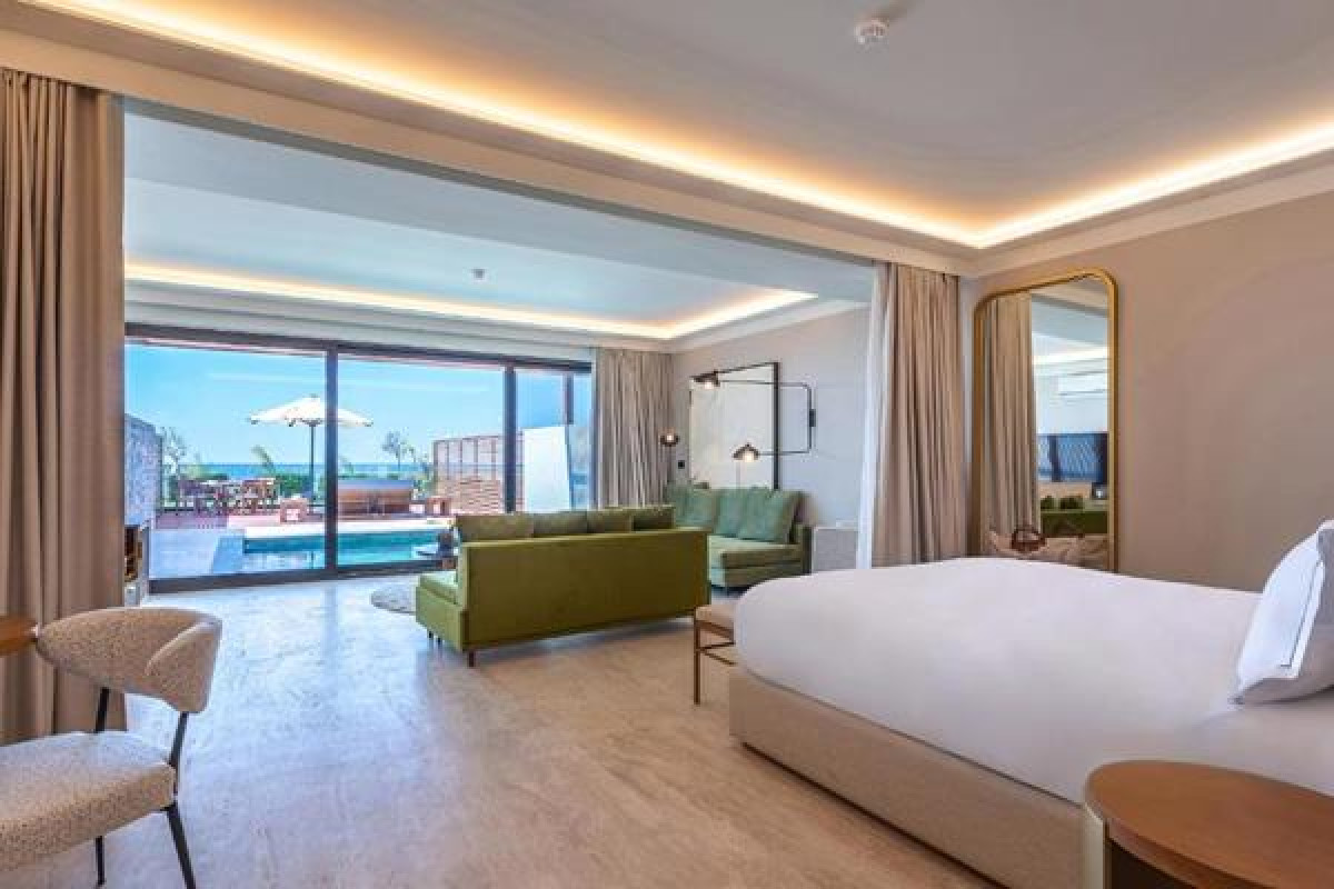 ISLA BROWN CHANIA