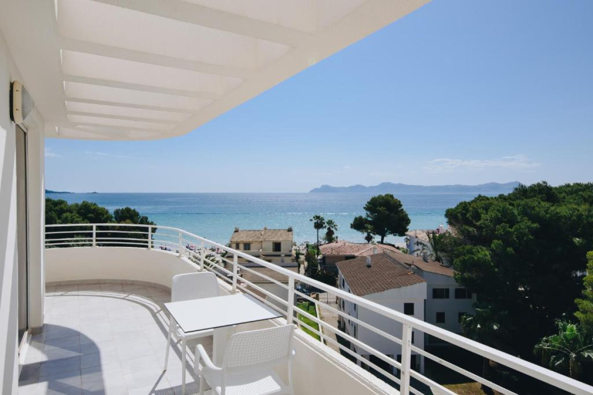 Ivory Playa Aparthotel