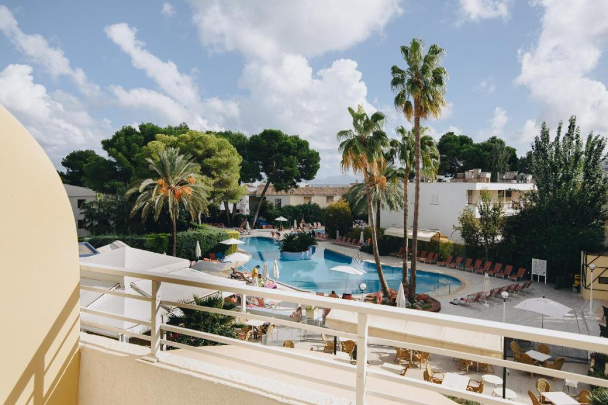 Ivory Playa Aparthotel