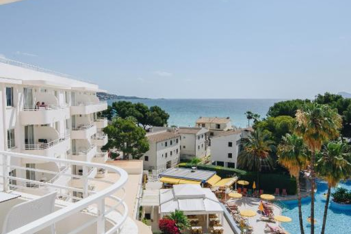 Ivory Playa Aparthotel