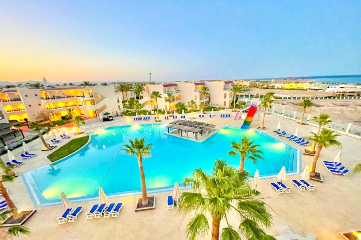 Ivy Cyrene Island Aqua Park Resort (ex Cyrene Island Hotel)