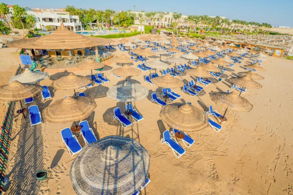 Ivy Cyrene Island Aqua Park Resort (ex Cyrene Island Hotel)