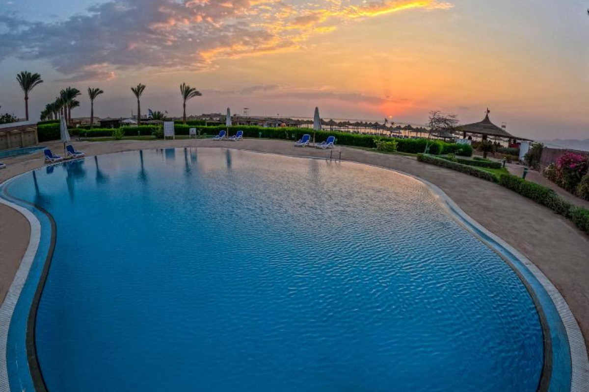 Ivy Cyrene Island Aqua Park Resort (ex Cyrene Island Hotel)