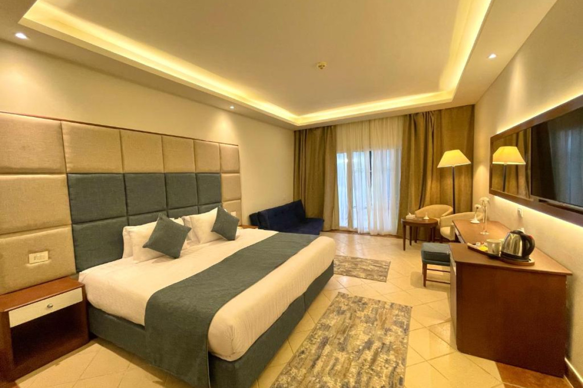 Ivy Cyrene Island Aqua Park Resort (ex Cyrene Island Hotel)