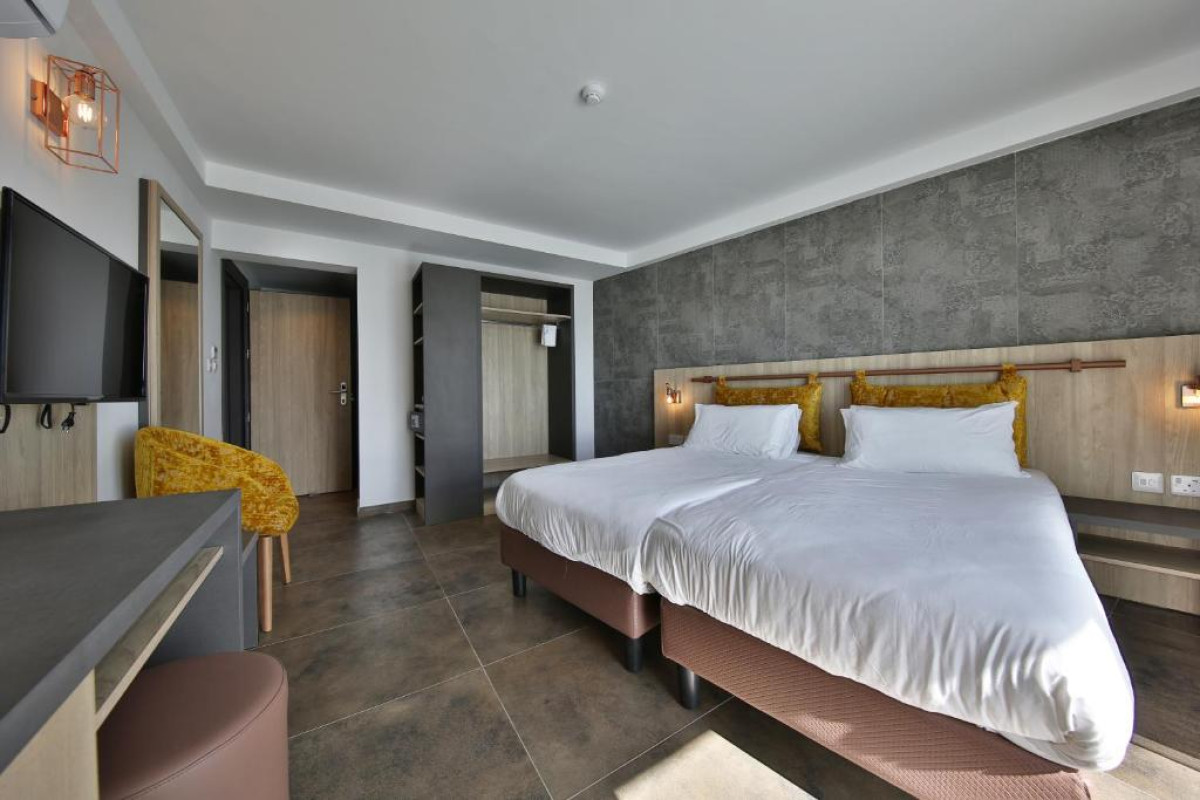 Ivy Hotel