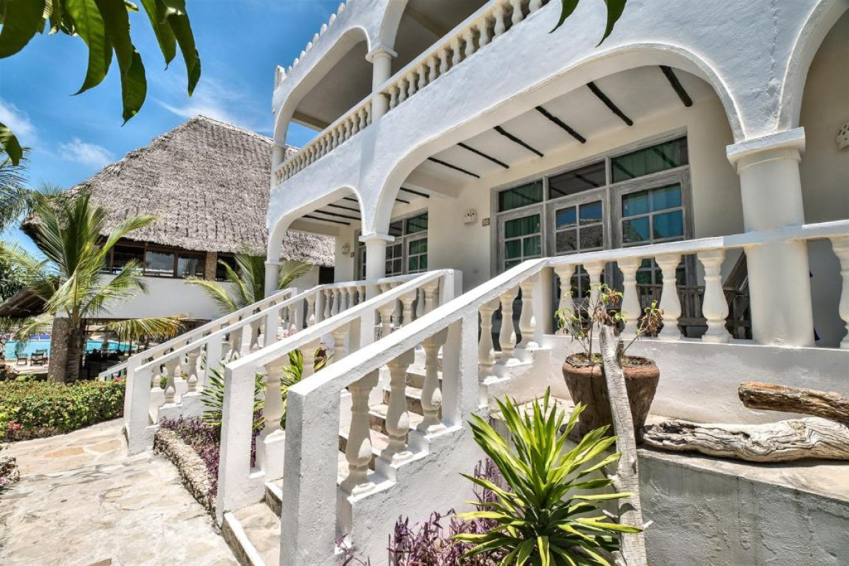Jacaranda Beach Resort
