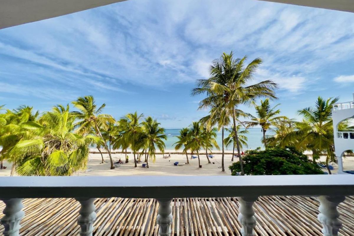 Jacaranda Beach Resort