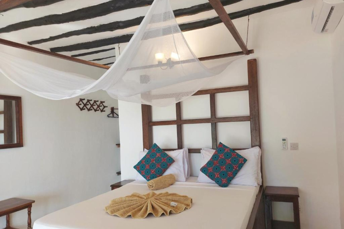 Jaribu Beach Hotel