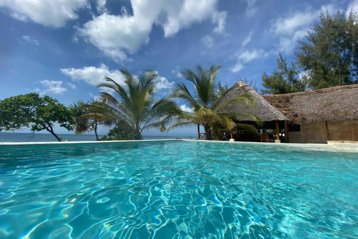 Jaribu Beach Hotel