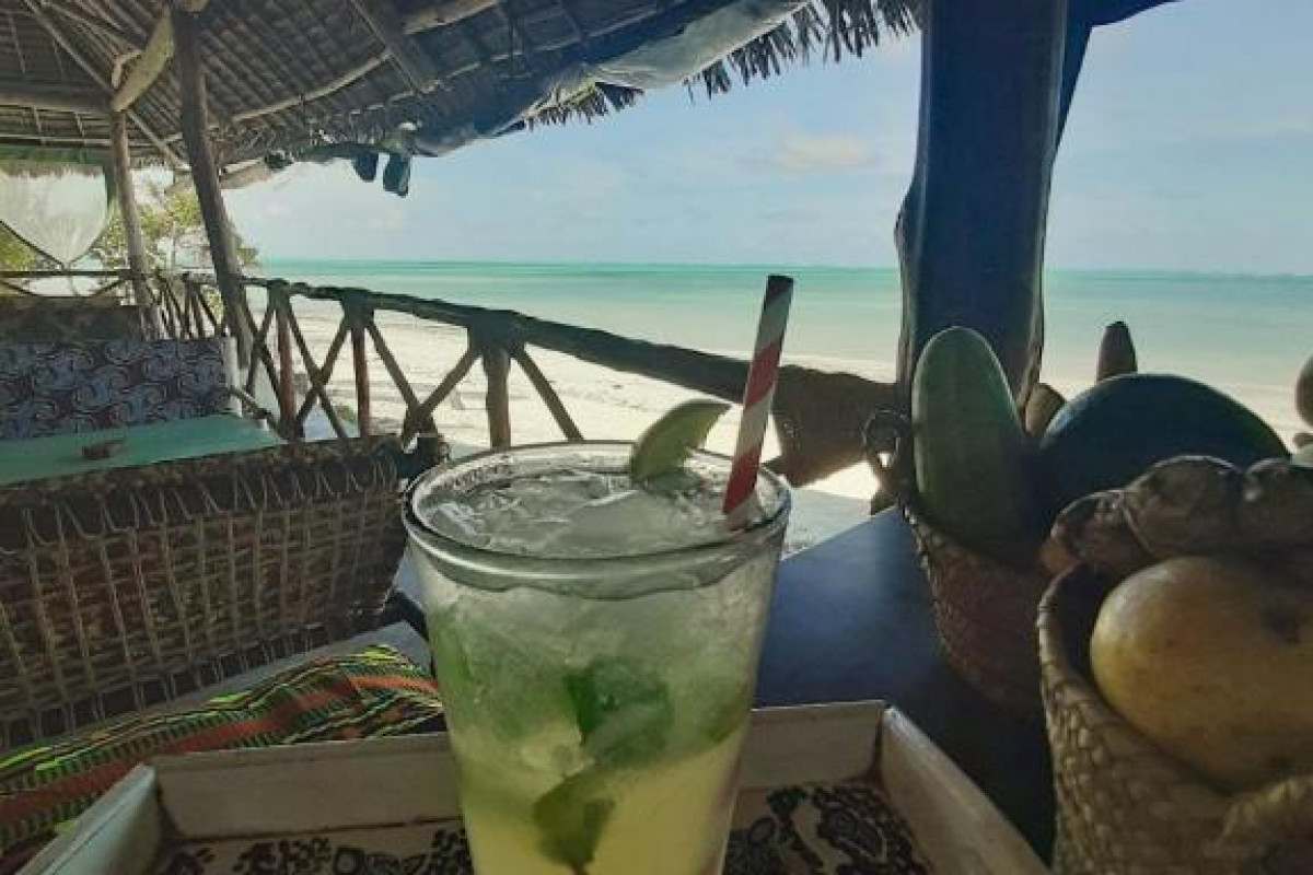 Jaribu Beach Hotel