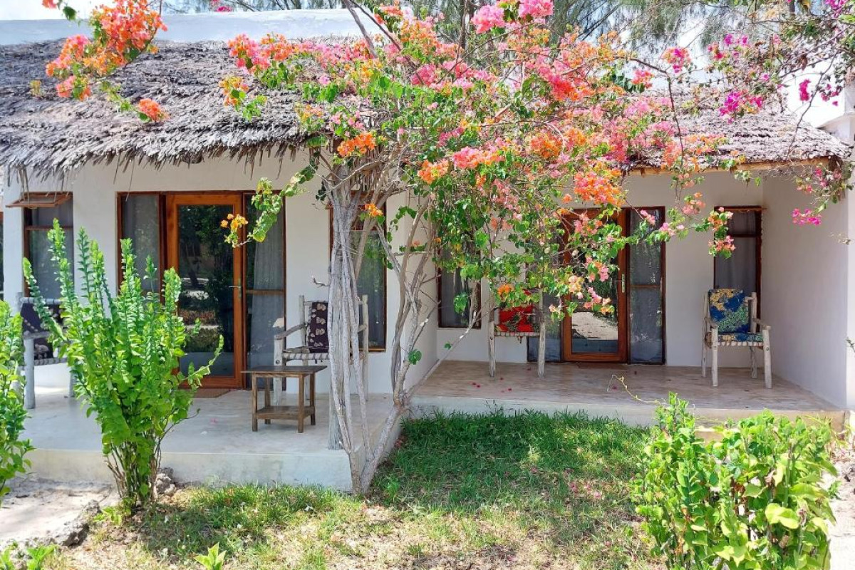 Jaribu Beach Hotel