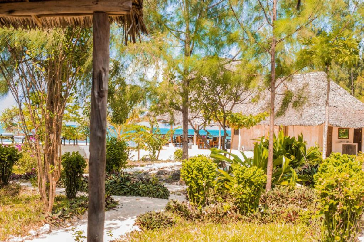 Jaribu Beach Hotel
