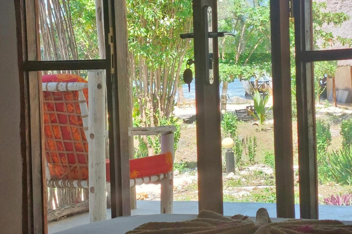 Jaribu Beach Hotel