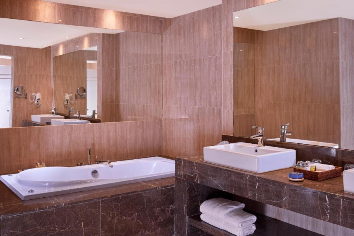 Jaz Elite Crystal Resort