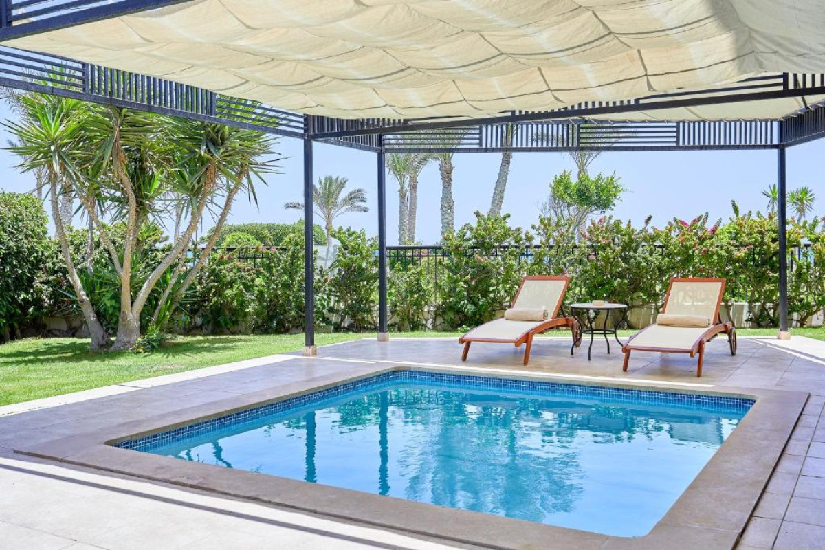 Jaz Crystal, Almaza Bay