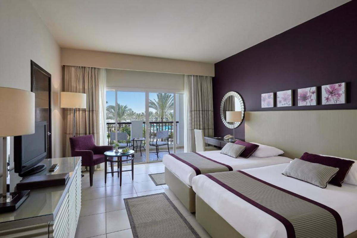 Jaz Crystal, Almaza Bay