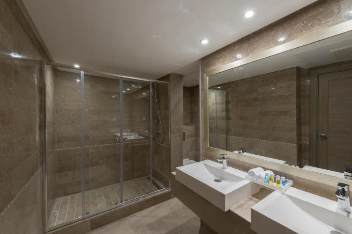 TOUR KHALEF THALASSO & SPA
