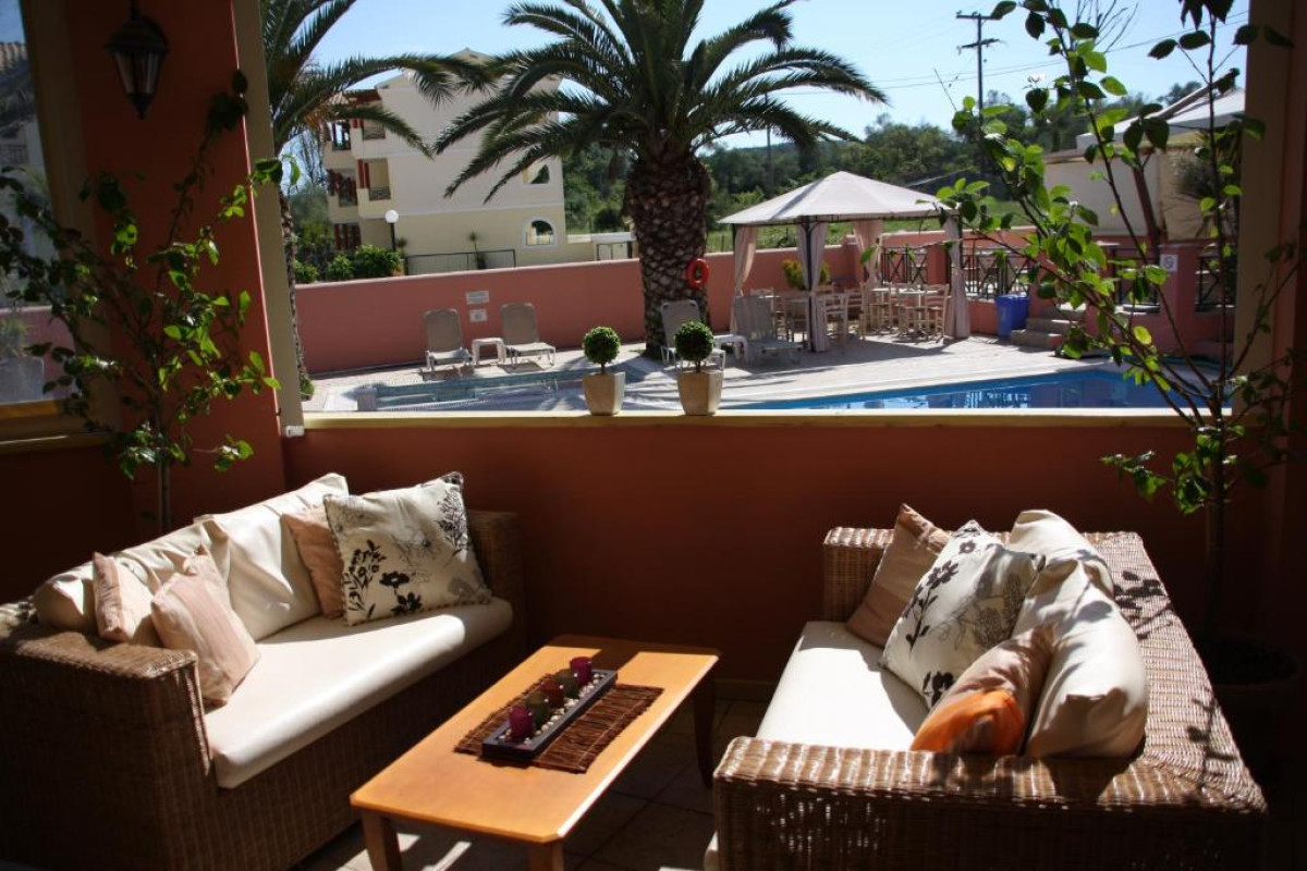 Joy Life Hotel