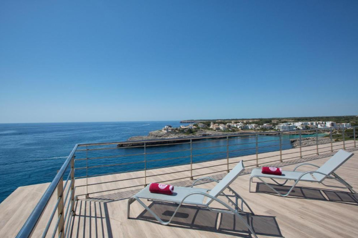 JS Cape Colom - Adults Only