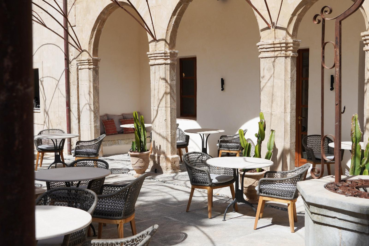Juz De Yartan Arthotel