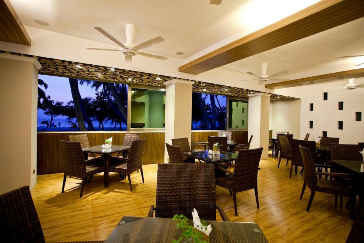 Hotel Kaani Beach