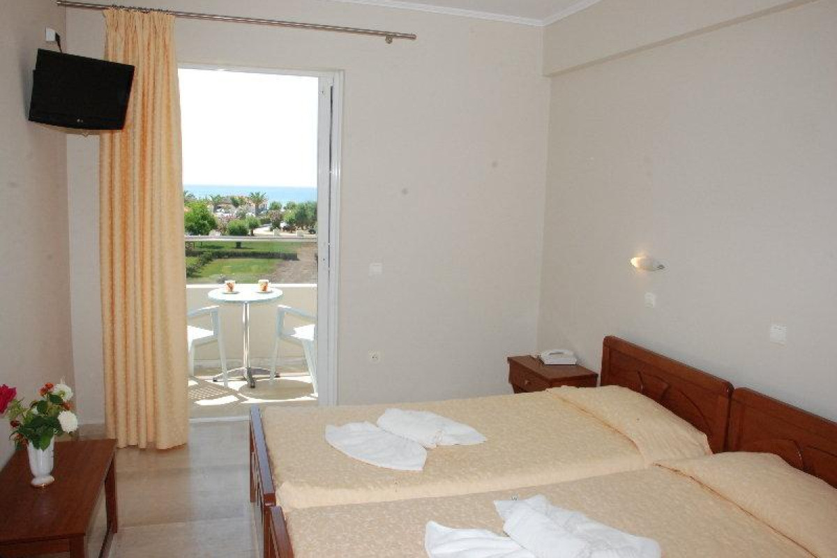 KALAMAKI BEACH HOTEL, ZAKYNTHOS ISLAND