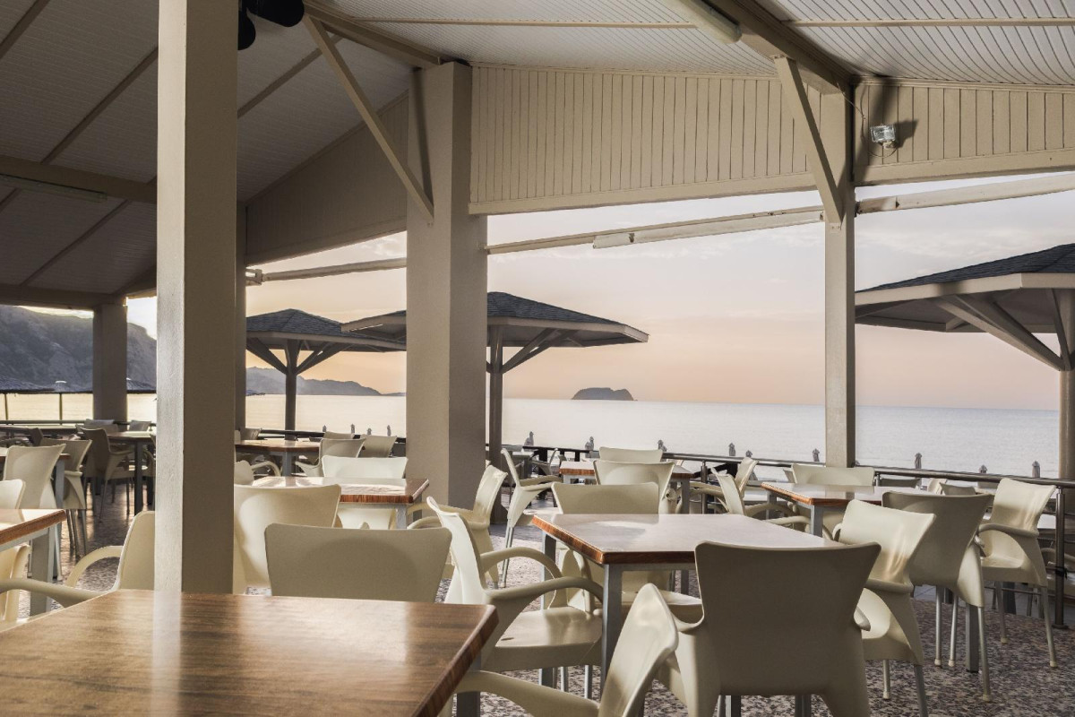 KALAMAKI BEACH HOTEL, ZAKYNTHOS ISLAND