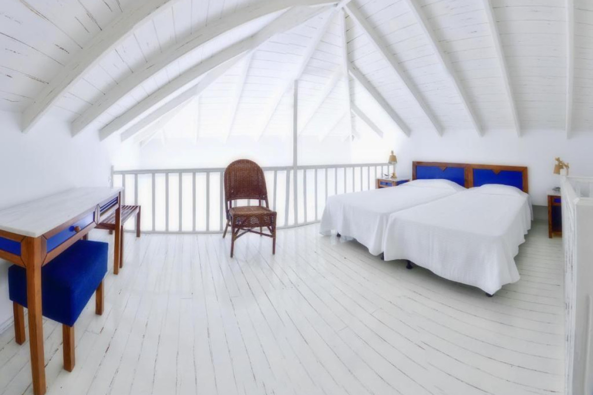KALIDON BEACH HOTEL