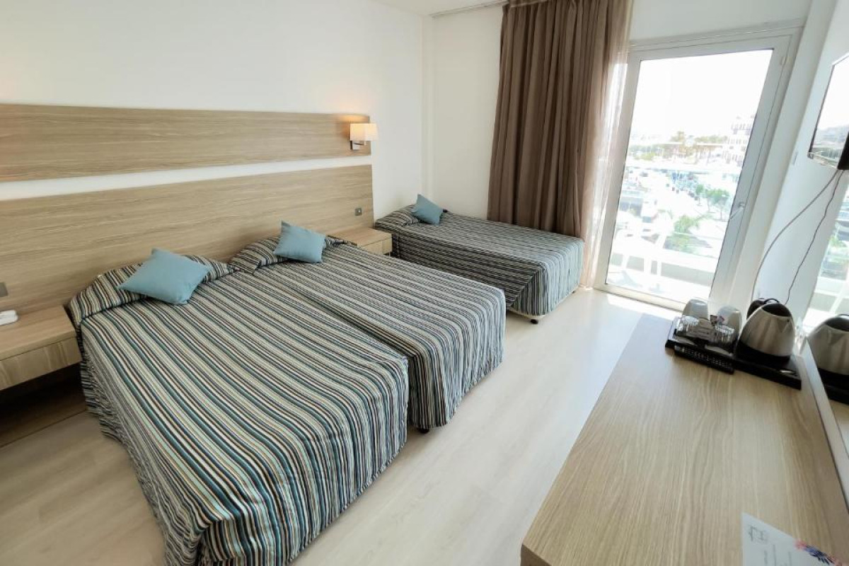 Kapetanios Bay Hotel Protaras