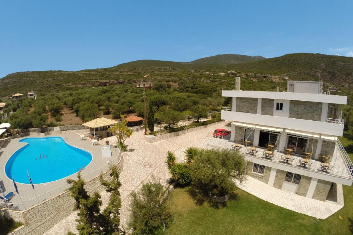 Kardamili Beach Hotel