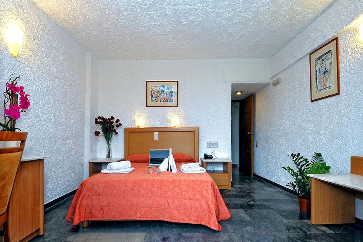 Karteros Hotel