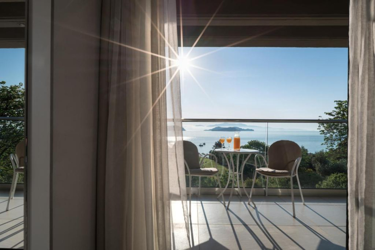 Kassandra Bay Resort, Suites & Spa