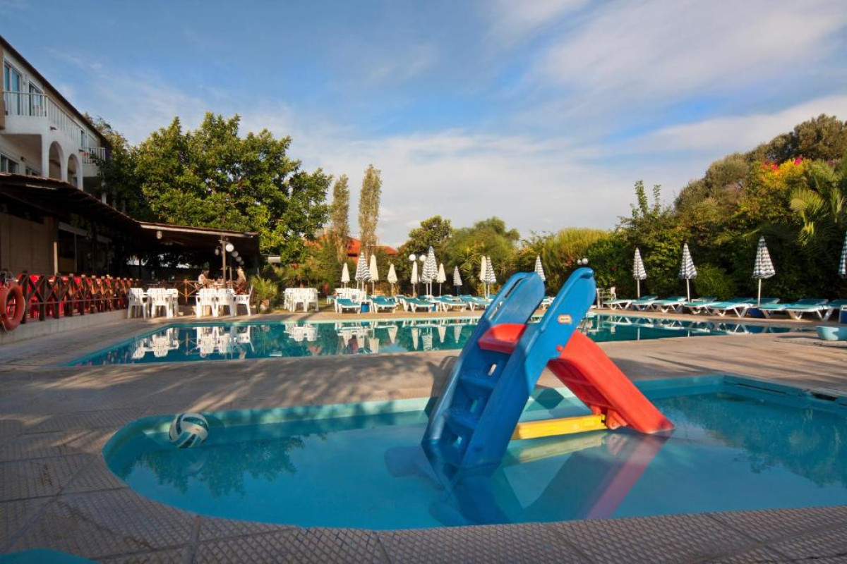 Kassandra Hotel