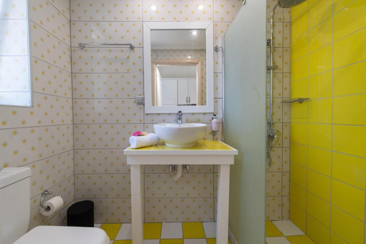 Kastro Maisonettes With Private Pool (F)