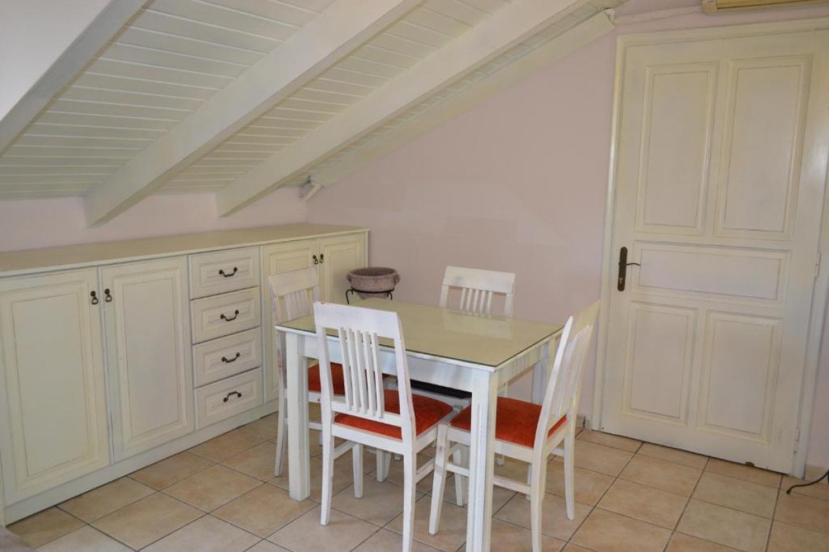 Kastro Maisonettes With Private Pool (F)