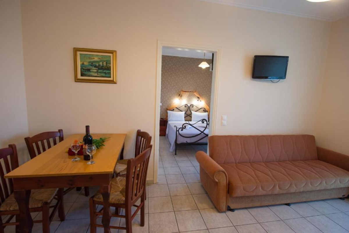 Kastro Maisonettes With Private Pool (F)