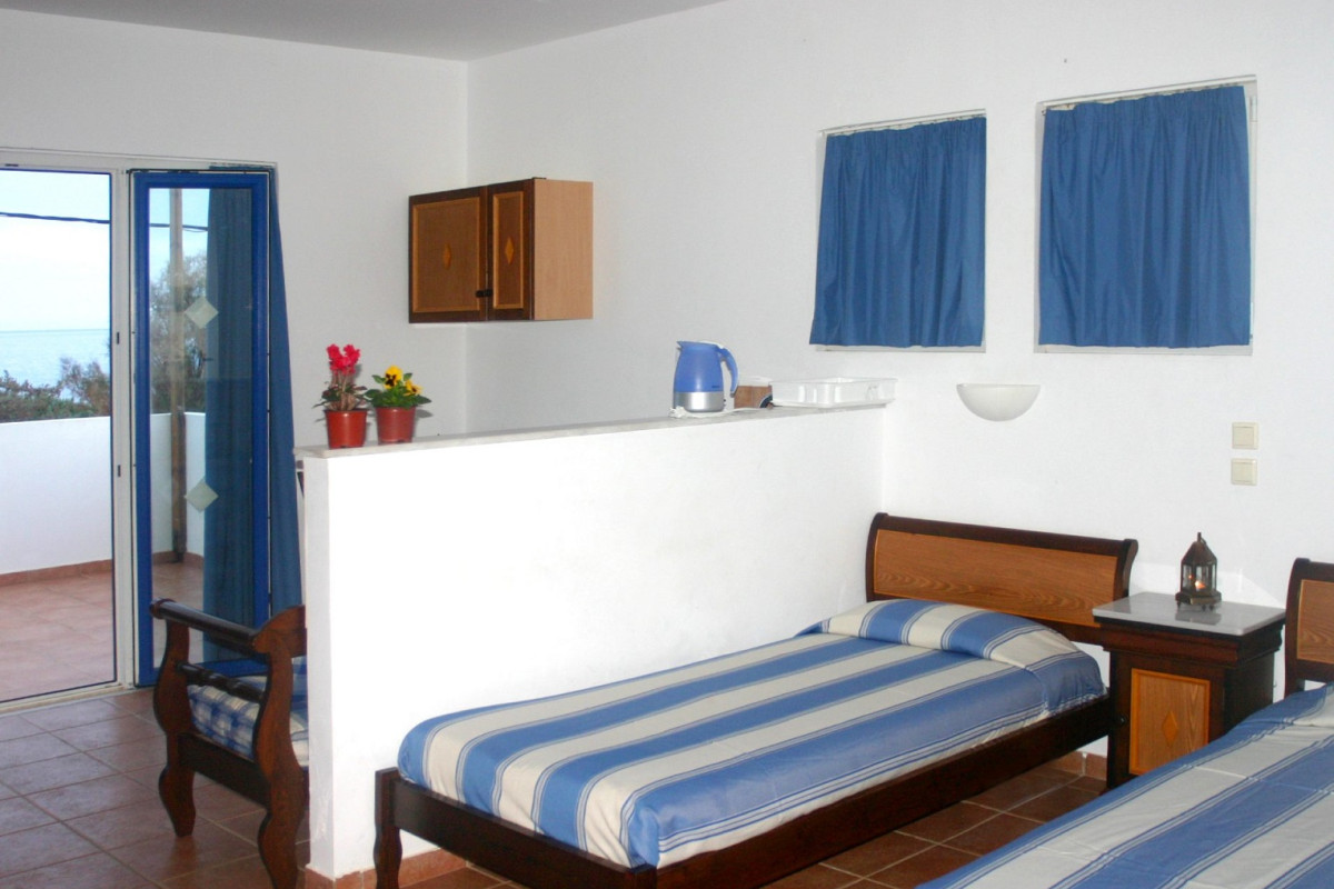 KATIKIES STUDIOS  APARTMENTS