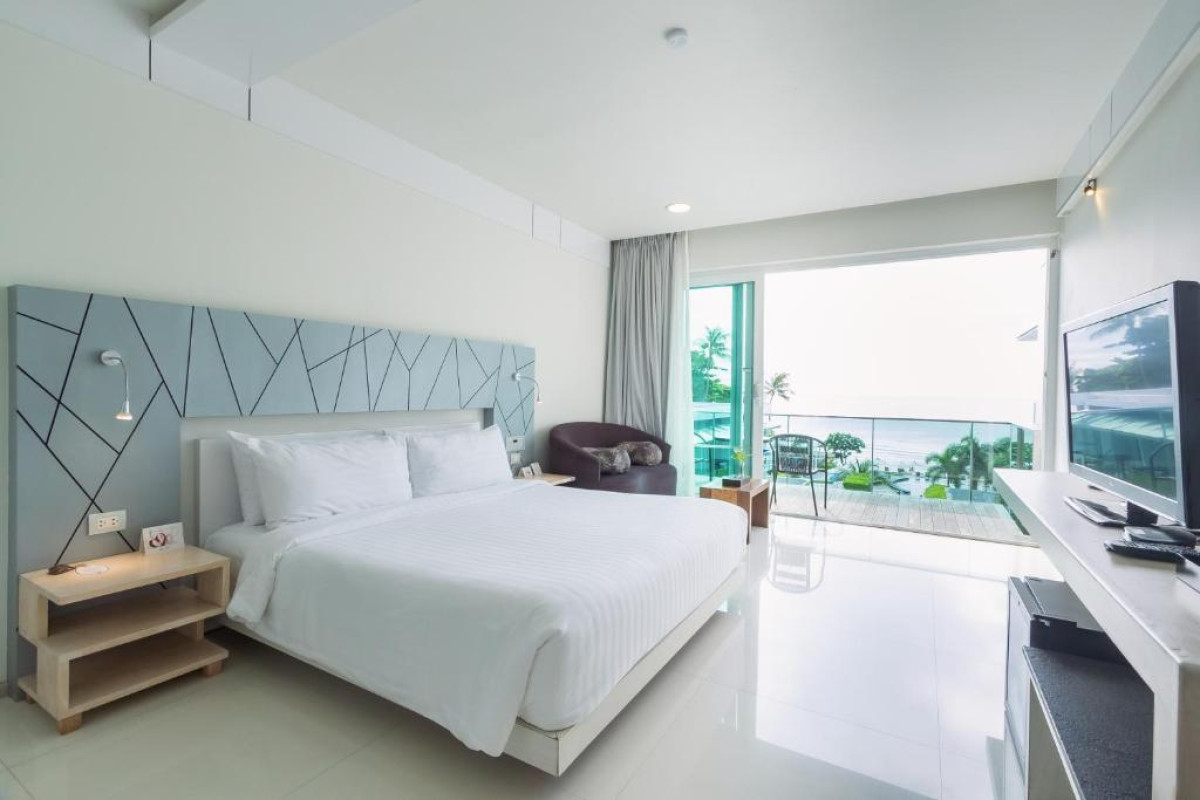 KC Beach Club & Pool Villas
