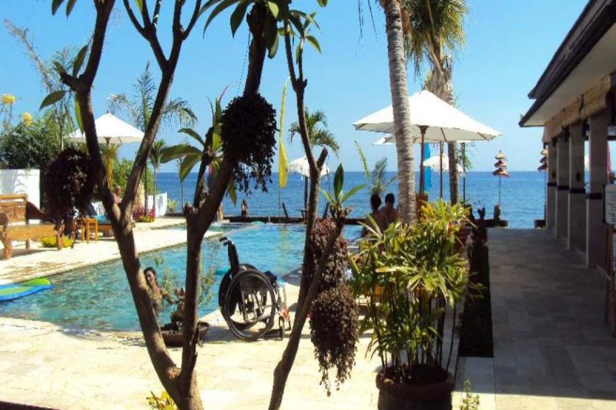 Kelapa Lovina Beach Villa