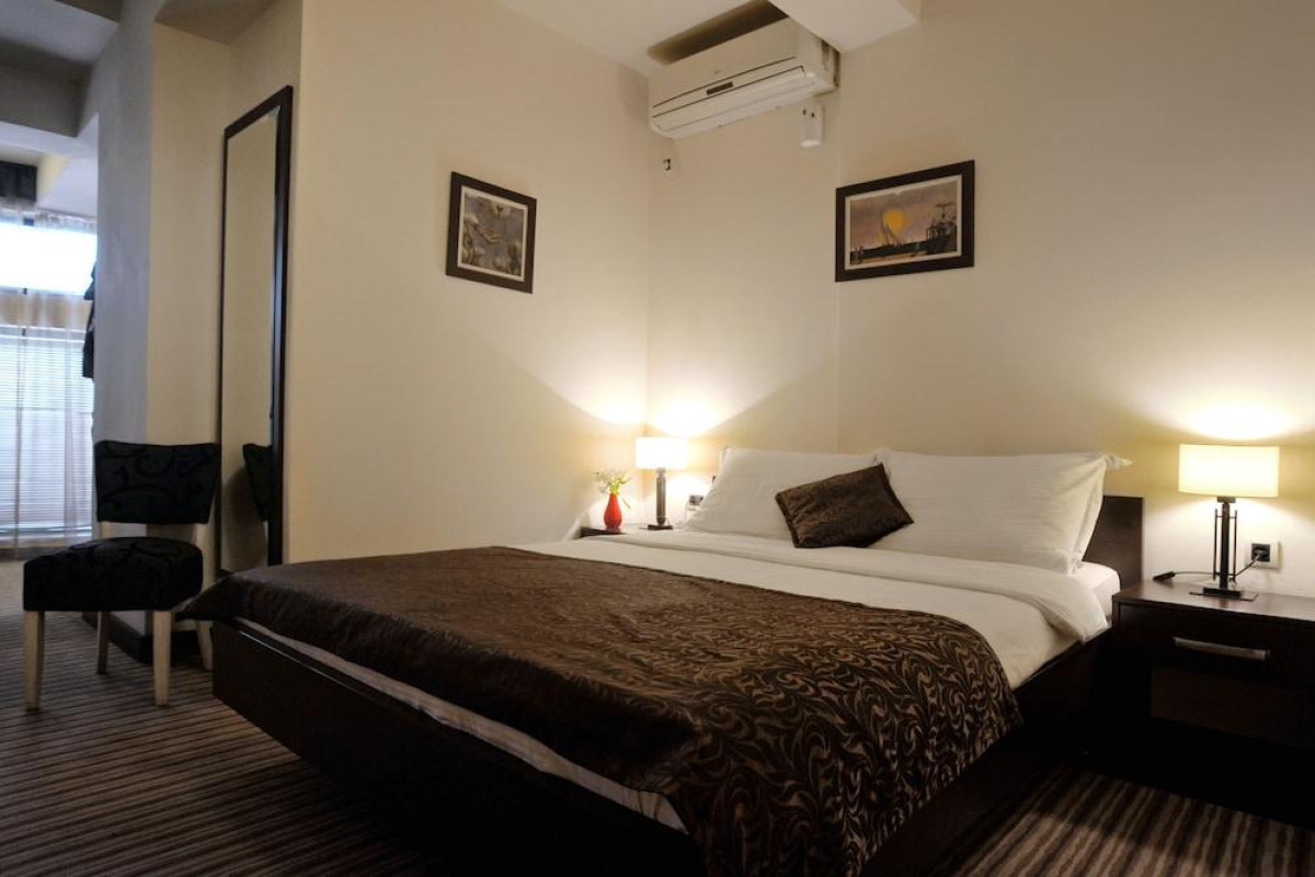 Keto Hotel