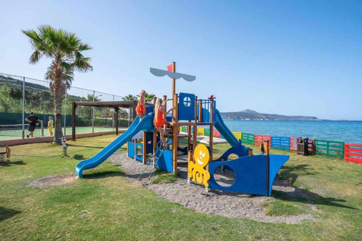Kiani Beach Resort Family