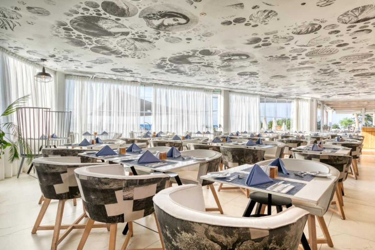 King Jason Protaras - Designed for Adults by Louis Hotels