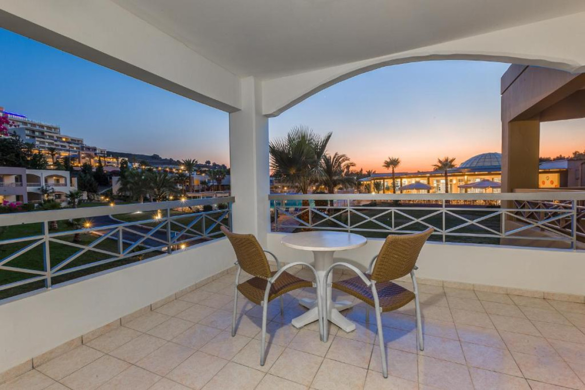 Kipriotis Maris Suites
