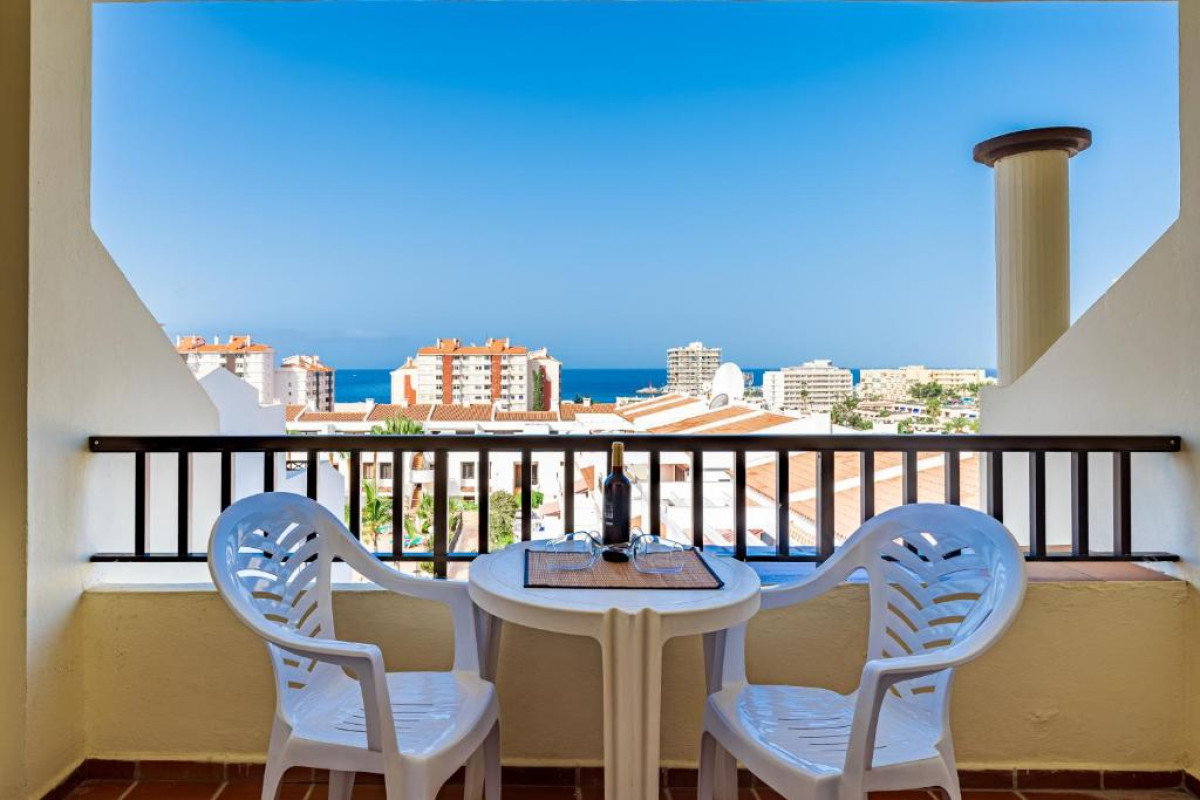 Klayman Olivina Aparthotel